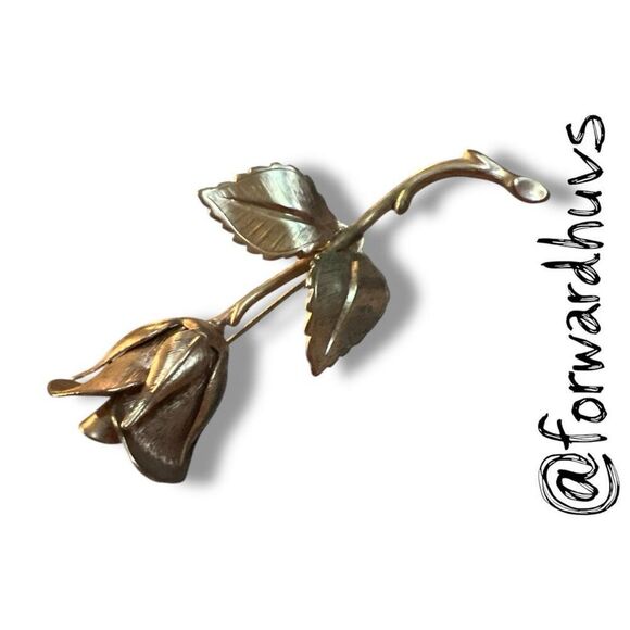 Bundle Sale 3 for $15 | Vintage Gold Tone Rose Brooch – 3”  Petals and Leaves - Picture 3 of 8
